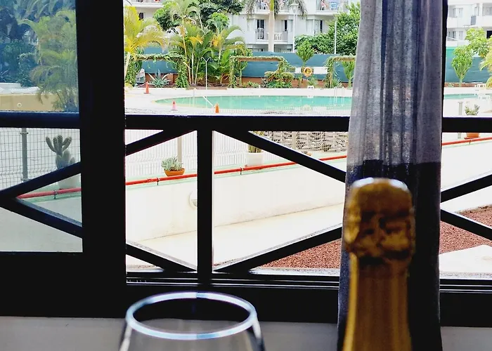 Luxury San Marino & Pool View 別荘 *